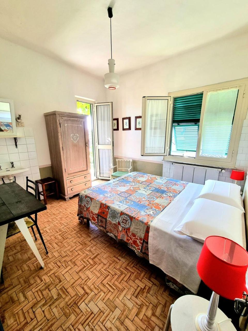Bed and Breakfast Casa Cambini Marina di Massa Exterior foto